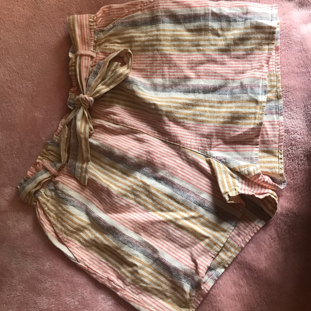 High waisted shorts with beach vibes